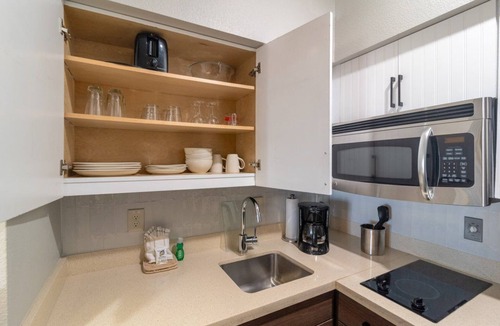 Longview Apartment | Indoor Pool. Free Breakfast. King Studio.