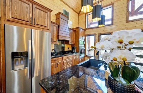 Pickens Cabin | Inner Peace Magical Holiday Cabin Hot Tub & Firepit