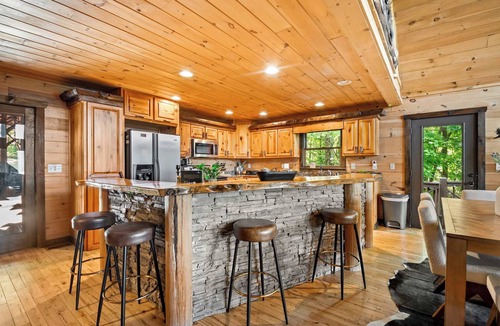 Foxfire Estates Cabin | Insane Views, Hot Tub,Game Room!