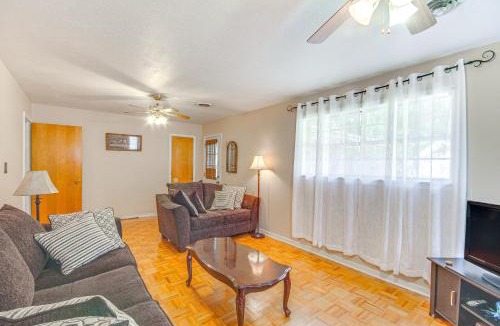 Vicksburg House | Inviting Vicksburg Home w/Patio + Charcoal Grill!