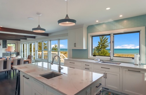 Glen Arbor House | Island View - Beautiful Cottage on Lake Michigan