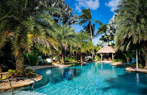 Islamorada House | Jamaican Palm House 3 Bedrooms, 2 Bath, Poolside