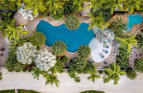 Islamorada House | Jamaican Palm House 3 Bedrooms, 2 Bath, Poolside
