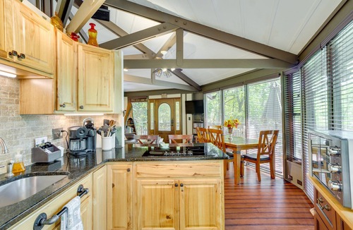Big Canoe Cabin | Jasper Hideaway w/Spacious Deck + Community Pool
