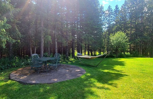 Esko Cottage | Jay Cooke Cottage and wood burning sauna: firepit, hammock, large yard and grill