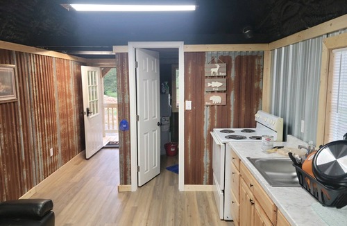 Jerusalem Cabin | JB's Cabin