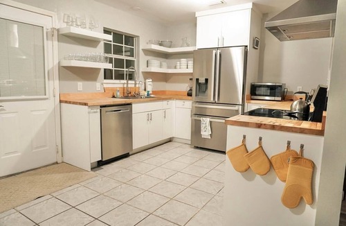 Foley House | Juniper Journey Cottage close to OWA, Beaches, Ballparks, Cheer Comps