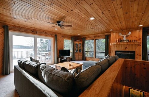 Cable House | Kenny Lodge 4 Bedroom Hotel Room by RedAwning