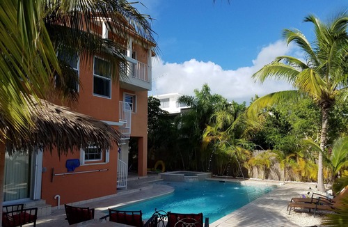 Ocean Isle Estates House | Key Largo 5/5, Pool, Jacuzzi, Outdoor Kitchen, Tiki Hut, 70 ft wide dock, Ocean