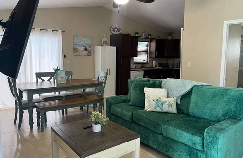 Tavernier House | Key Largo Home with Private Spa and Pool!