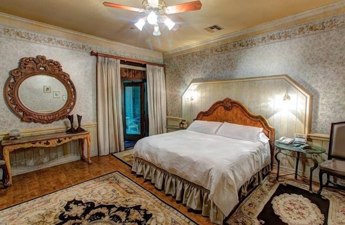Tyler Bed & Breakfast | Kiepersol Bed and Breakfast