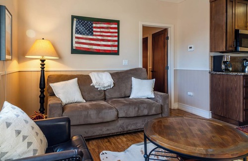 Paso Robles House | King Bed + Balcony + Kitchen | Downtown, Steps to Wine Tasting | Park Place