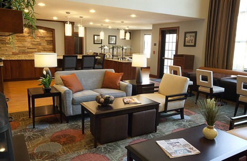 Sterling Heights Condo | King Suite | Free Breakfast, Pool & Gym Access!