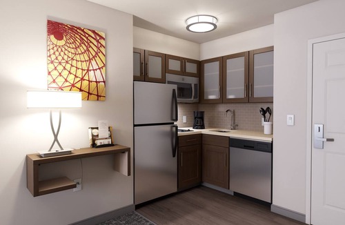 Shelby Township Condo | King Suite | Free Daily Breakfast, 24h Business Center + Seasonal Pool