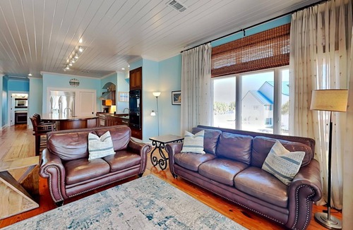 Villa Segunda House | La Casa Fole' | Beachfront, Pool, Amazing Views!
