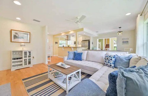 LaBelle House | LaBelle Vie, "Riverfront Serenity" & Bamboo Trails on 3+ acres.