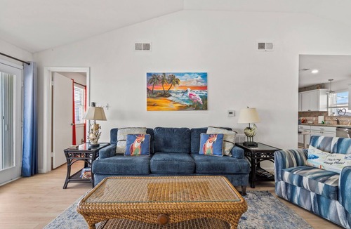 Bermuda Beach House | Laid-Back Beachfront Bungalow