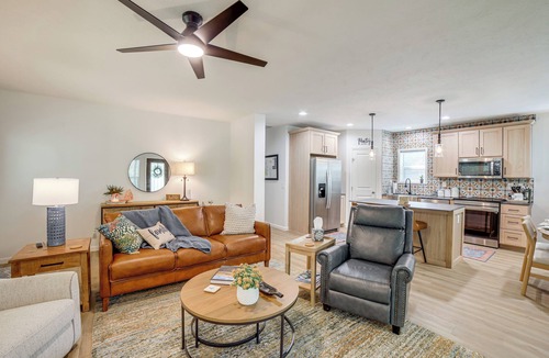 Canadian Lakes House | Lake Access, Pools & More: 1 Mi to The Highlands