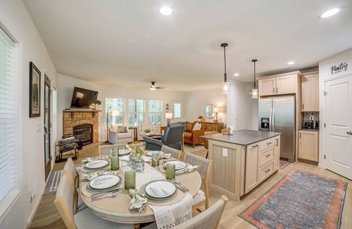 Canadian Lakes House | Lake Access, Pools & More: 1 Mi to The Highlands