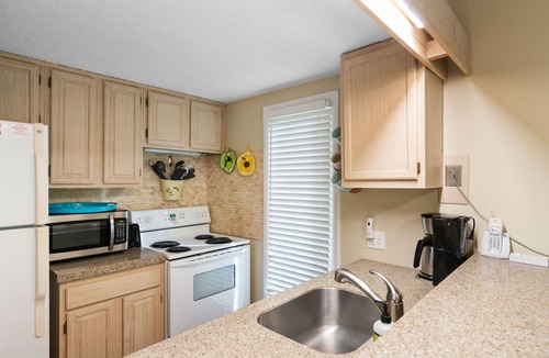 Harbor Springs Condo | Lake Access Retreat Near Harbor Springs