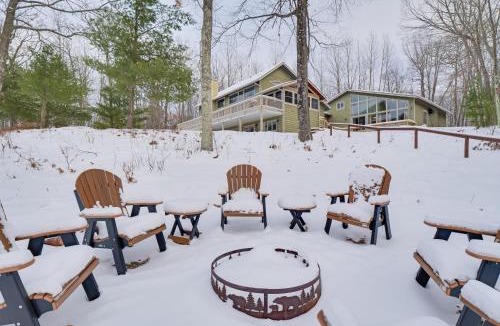 Hayward Apartment | Lake Access w/Dock! Hayward Cabin Hideaway