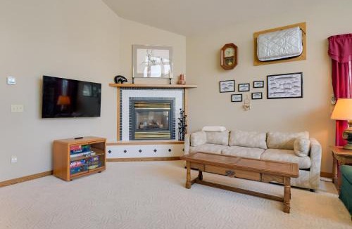 Hayward Apartment | Lake Access w/Dock! Hayward Cabin Hideaway