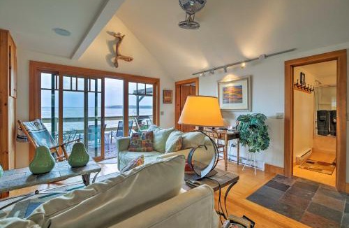 North Hero House | Lake Champlain Cottage w/Private Deck & Fire Pit!