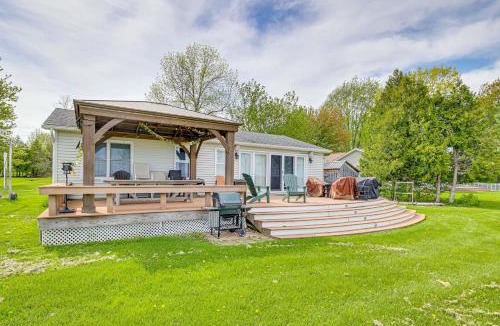 North Hero House | Lake Champlain Family Retreat w/Deck & Yard