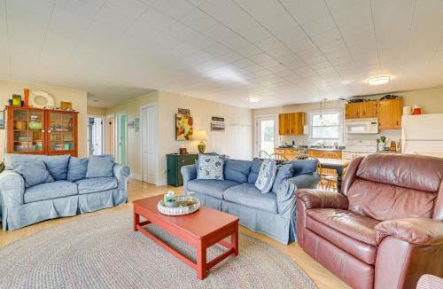 North Hero House | Lake Champlain Family Retreat w/Deck & Yard