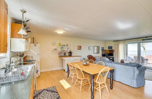 North Hero House | Lake Champlain Family Retreat w/Deck & Yard