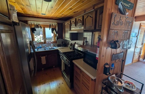 St. Albans Cabin | Lake Champlain house: sunsets, mountains, fishing