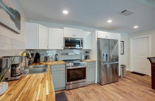 Willis House | Lake Conroe Vacation Rental 1/2 Mi to Boat Launch!