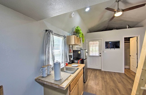 Alba Apartment | Lake Fork Tiny Home: Outdoor Dining & Grill!