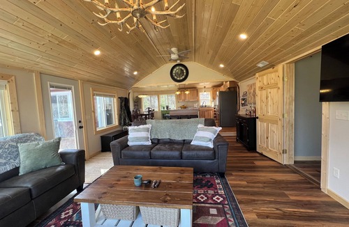 Backus Cabin | Lake Front Cabin with Private Dock