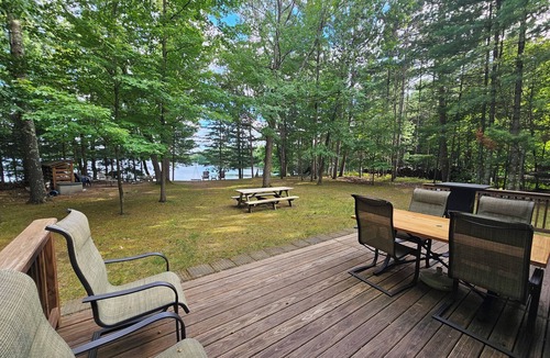 Holcombe Cottage | Lake front cottage on beautiful quiet setting on Lake Holcombe