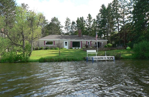 Hayward House | Lake Hayward. Private Lakefront Within Walking Distance To Downtown Hayward