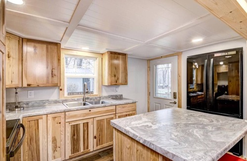 Holcombe House | Lake Holcombe Waterfront Escape