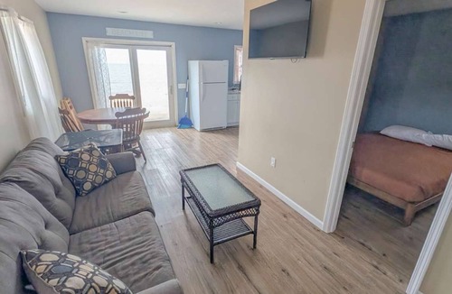 Oscoda Cabin | Lake Huron Cottage - Beach Access