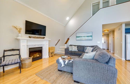 Applegate House | Lake Huron Vacation Rental w/Private Beach!