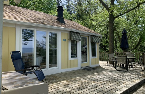 Ottawa Beach Cottage | Lake Michigan Cottage - Steps away from the Beach! 28 Night Minimum