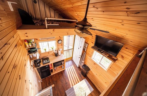 Ludington Apartment | Lake Michigan Tiny Home Glamping