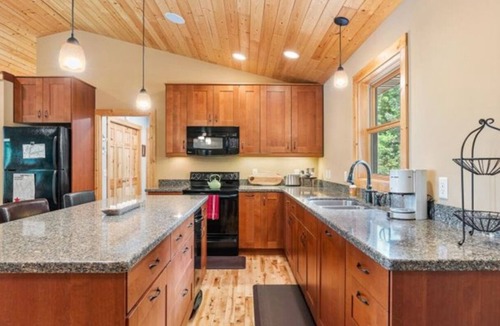 Breezy Point Cabin | Lake Ossie| Kayaks| Great Swimming | Firepit