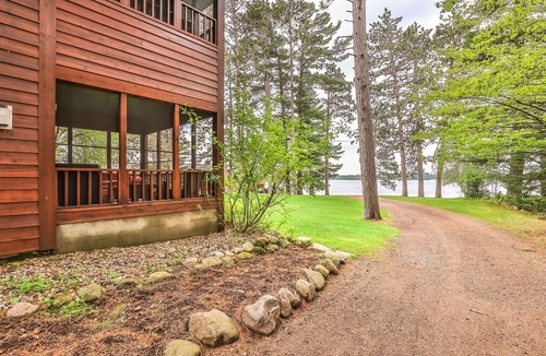 Manitowish Waters Condo | Lake resort villa with water views, screened porch & marina - dog-friendly
