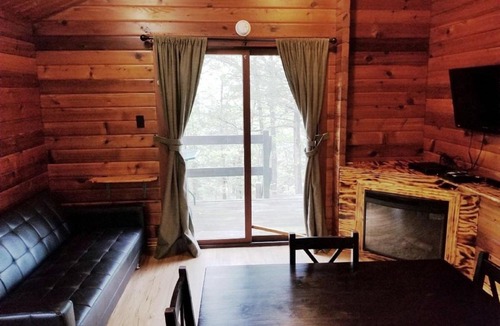 Gordonville Resort | Lake Texoma Camping Resort Cabin 7