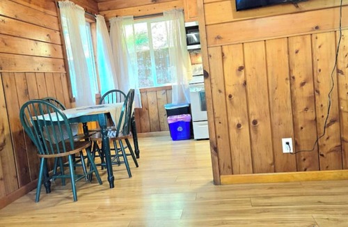 Cedar Ridge Cabin | Lake View* Studio King Bed w/Futon