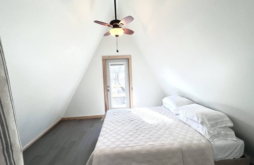 Hoyt Cabin | LakeFire Cabin: A-Frame, Modern Touches, Steps from Lake, Lake Views w/ Fire Pit