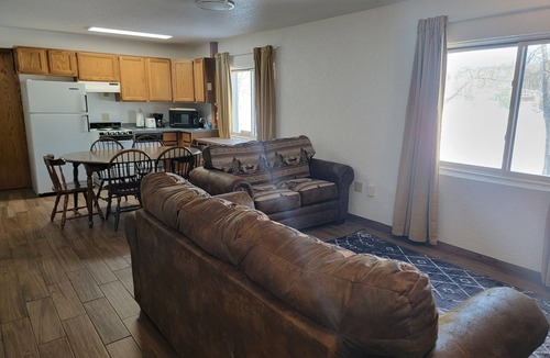 Upson House | LAKEFRONT 2-bedroom Chateau Getaway at Whitecap Mountains Resort Unit 3