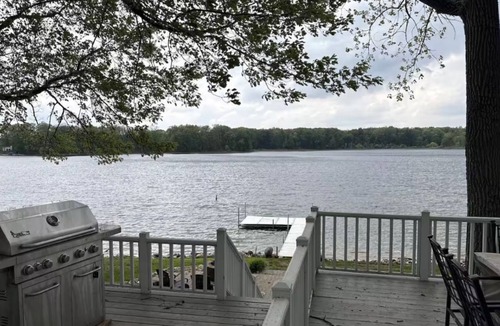 Coldwater Cottage | Lakefront 3-bedroom cottage with waterfront deck