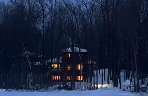 Cumberland Cabin | LAKEFRONT 3 STORY CABIN WITH DOCK AND FIREPLACE