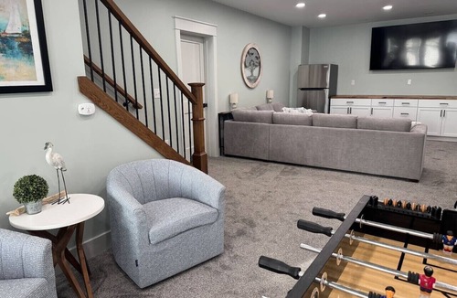 Fair Haven House | Lakefront 5 King Beds + Private Dock + Screen Porch + Pet Friendly